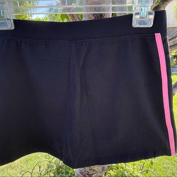 Green Dog | Vintage Y2K Black & Pink Mini Skirt - Picture 3 of 6